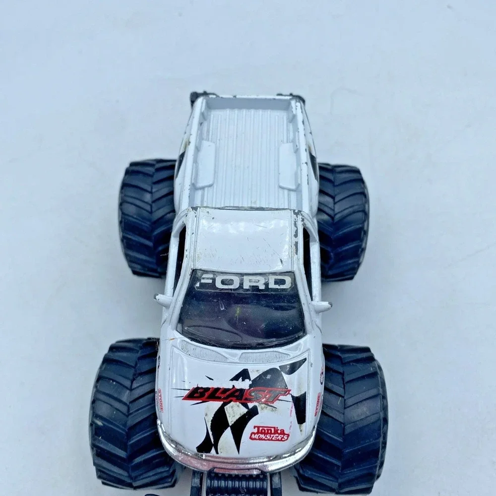 Vtg 1998 Maisto White Ford Checkered Blast Radical Roller Monster Truck F-Series